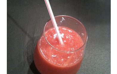 Smoothies pêches framboises
