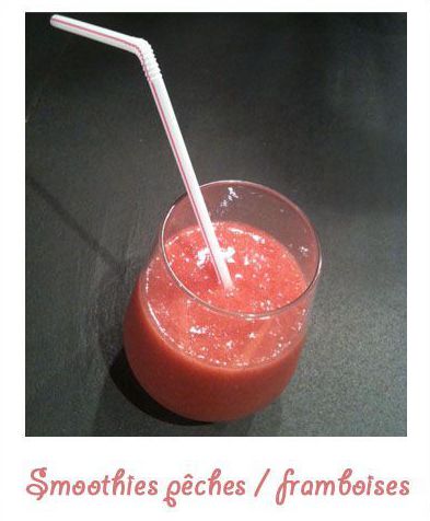 Smoothies pêches framboises