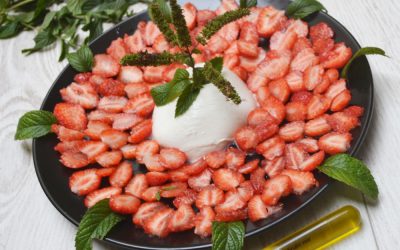 Pétales de fraises et mozzarella
