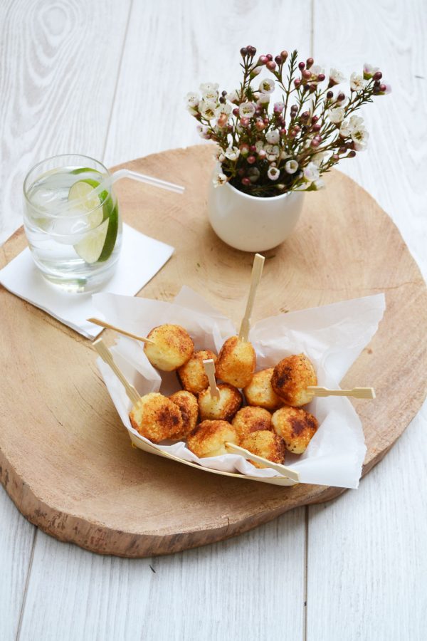 Boulettes de fromage ou bolinhas de queijo