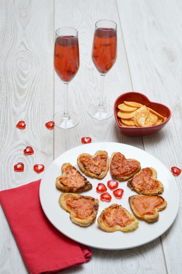 Coeurs feuilletés à la tomate