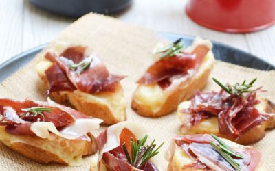 Crostinis de jambon fumé et raclette