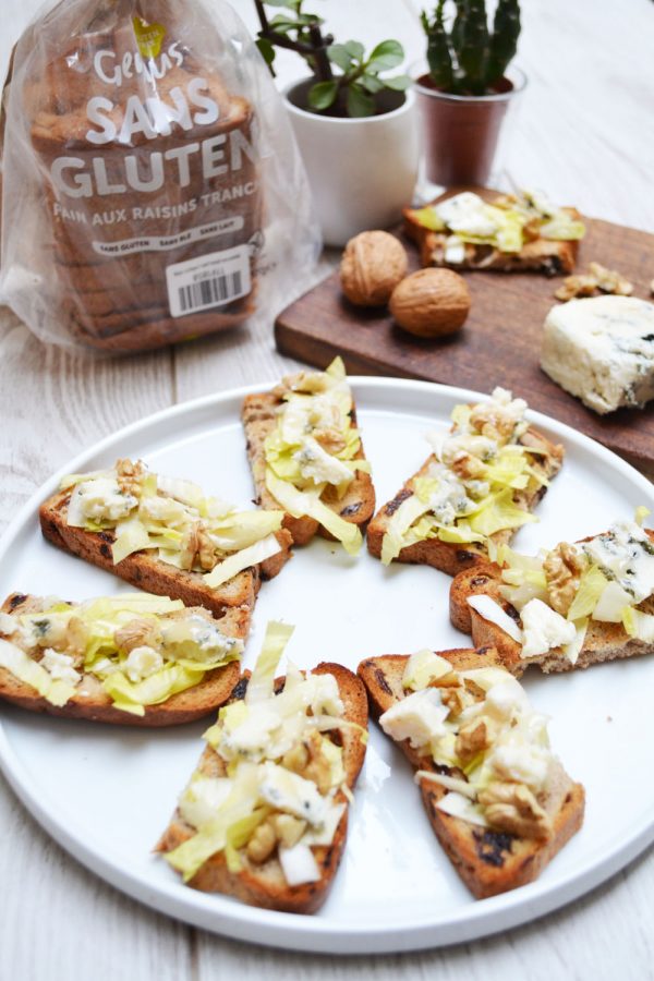 Tartines d’endives et roquefort