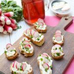 Bruschettas houmous et radis