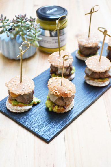 Mini burgers à la moutarde aux épices et aromates