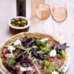 Pizza caviar d’aubergines accord met/vin