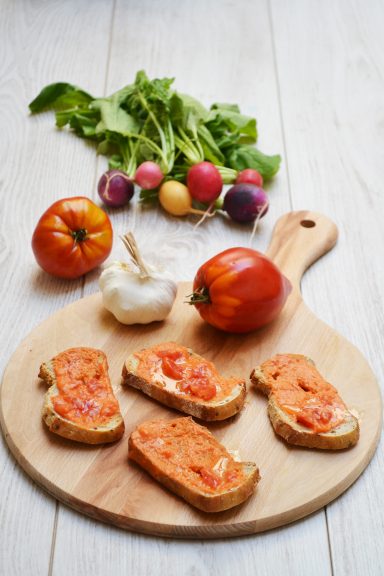 Pan con tomate