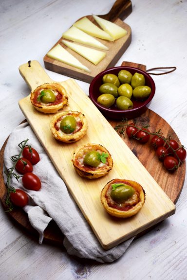 Mini tartelettes tomates Idiazabal et olives Gordal d’Espagne