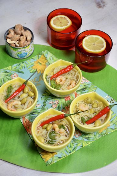 Soupe chinoise aux crevettes et édamame