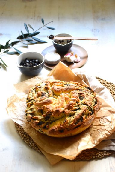 Brioche salée à la tapenade