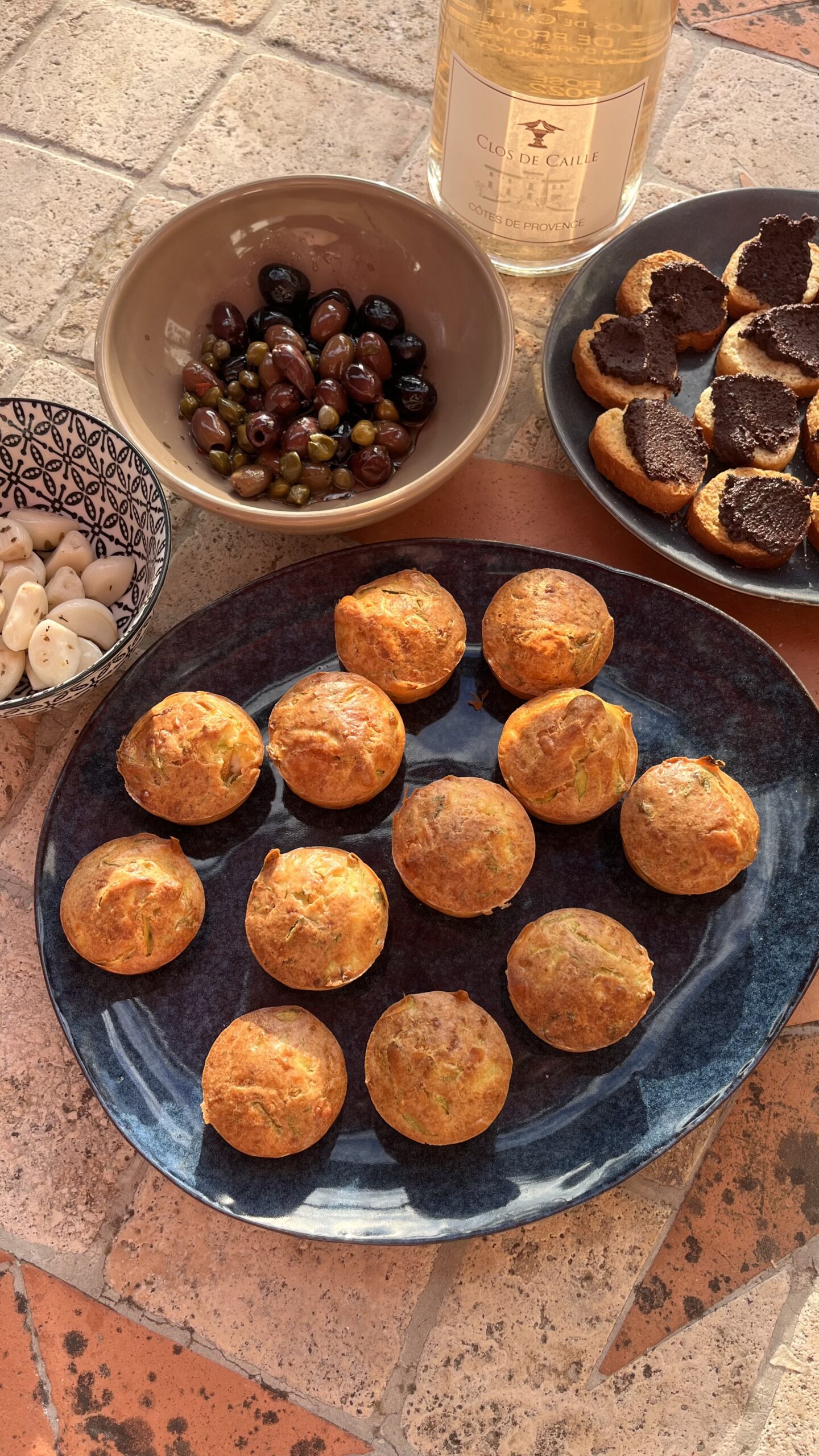 Mini cake courgettes feta accord rosé de Provence «Clos de Caille»