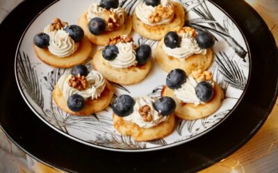 Blinis crème de Saint-Agur et myrtilles